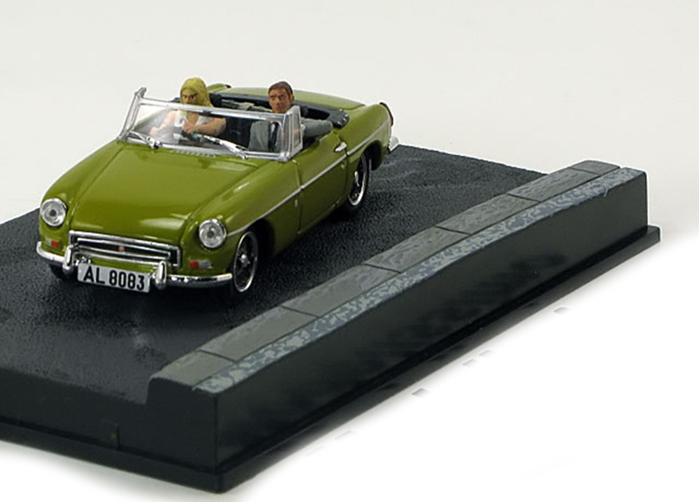 MG B JAMES BOND THE MAN WITH THE GOLDEN GUN YELLOWGREEN