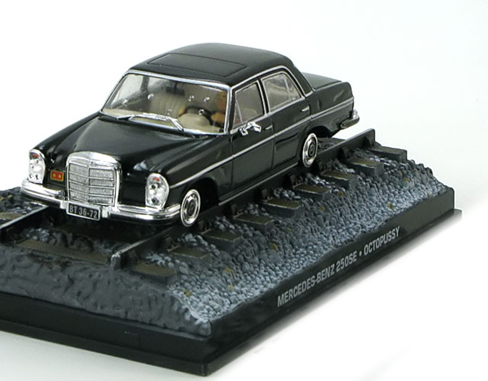 MERCEDES 250SE/8 JAMES BOND OCTOPUSSY BLACK