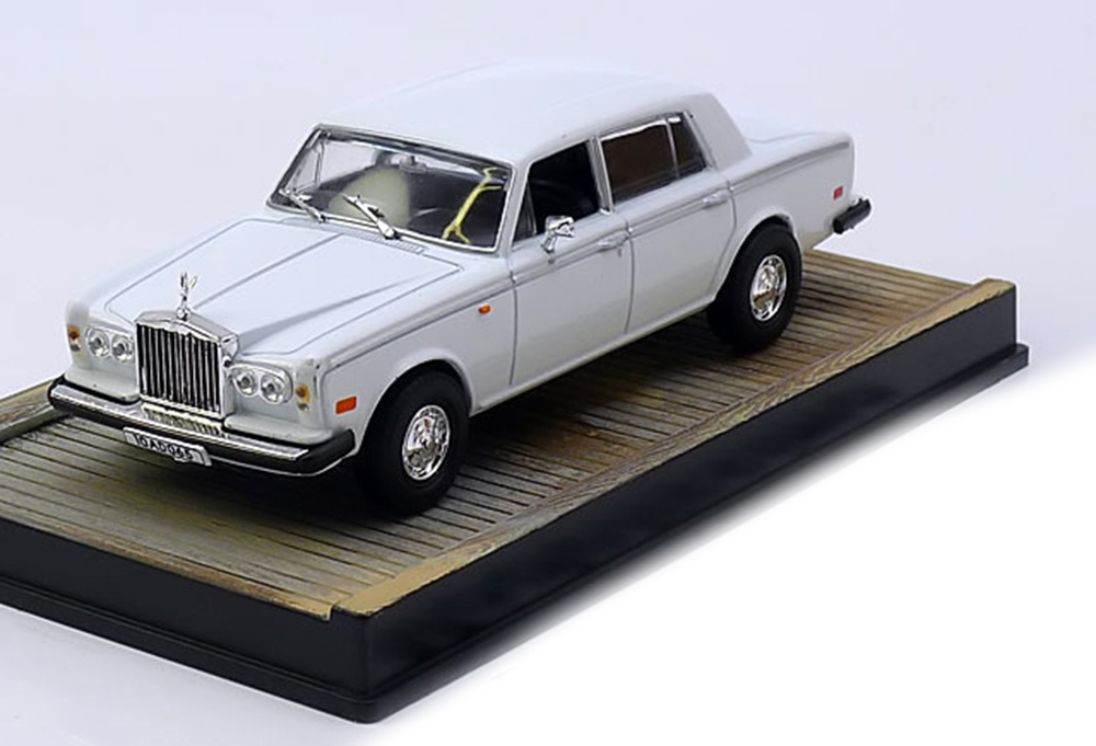 ROLLS-ROYCE SILVER SHADOW II JAMES BOND THE WORLD IS NOT ENOUGH WHITE