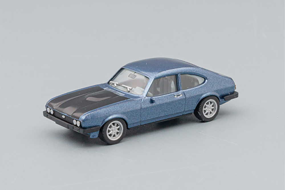 FORD CAPRI RS, ICEBLUEMETALLIC / BLACK (ДЛИНА МОДЕЛИ 3-5 СМ)