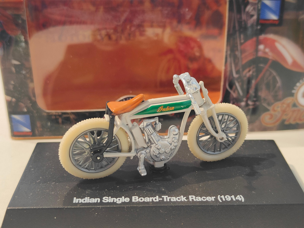 INDIAN SINGLE BOARD-TRACK RACER 1914 BEIGE (ДЛИНА 6 СМ)