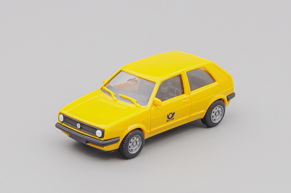 VW VOLKSWAGEN GOLF II 2-DOOR "DEUTSCHE BUNDESPOST", YELLOW (ДЛИНА МОДЕЛИ 3-5 СМ)