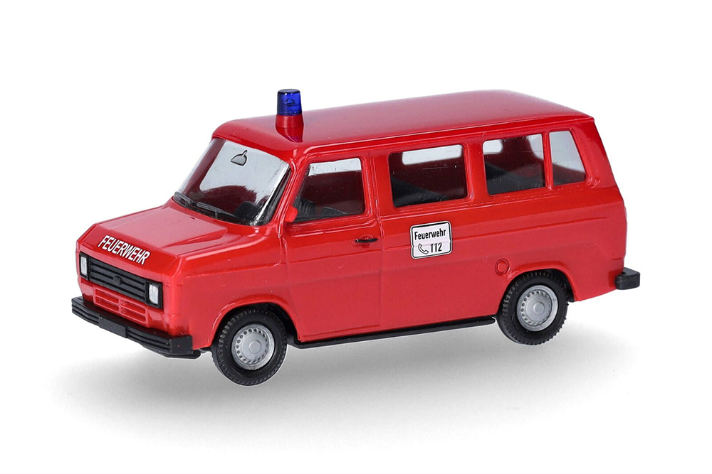 FORD TRANSIT FEUERWEHR ПОЖАРНЫЙ (ДЛИНА МОДЕЛИ 3-5 СМ)