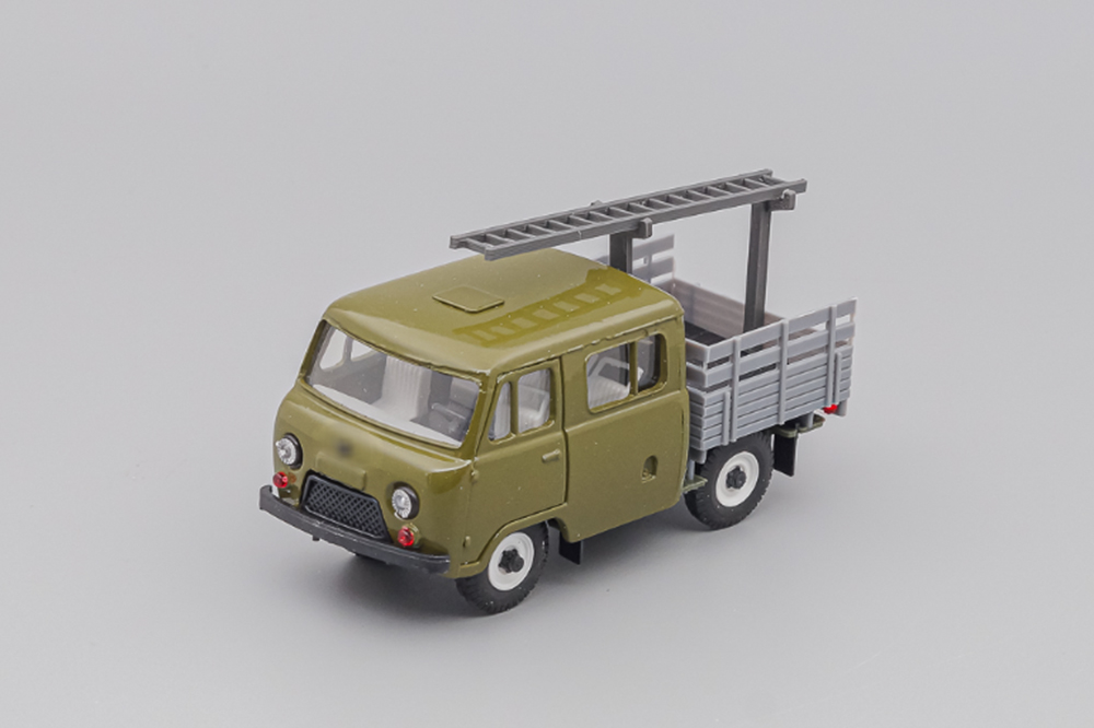 УАЗ-39094 ФЕРМЕР БЕЗ ТЕНТА С ЛЕСТНИЦЕЙ, ХАКИ