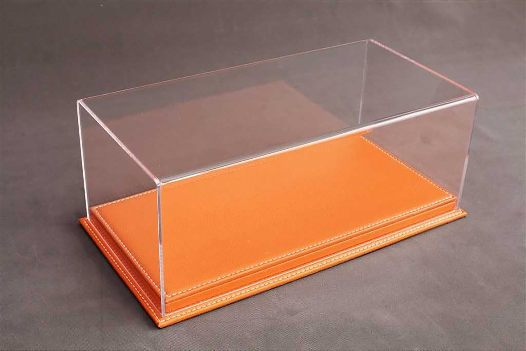 БОКС-ВИТРИНА ДЛЯ МОДЕЛЕЙ 1:12 ORANGE LEATHER НАТУРАЛЬНАЯ КОЖА ОРАНЖЕВАЯ (510X240X180 ММ)