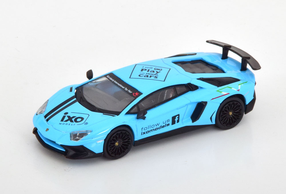 LAMBORGHINI AVENTADOR TOY FAIR NUERNBERG 2024 LIGHTBLUE (ДЛИНА МОДЕЛИ 6-10 СМ)
