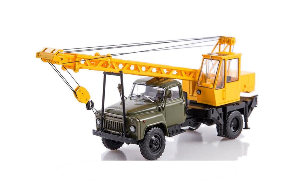 ГОРЬКИЙ 53 КС-1562Б АВТОКРАН ХАКИ С ЖЕЛТЫМ