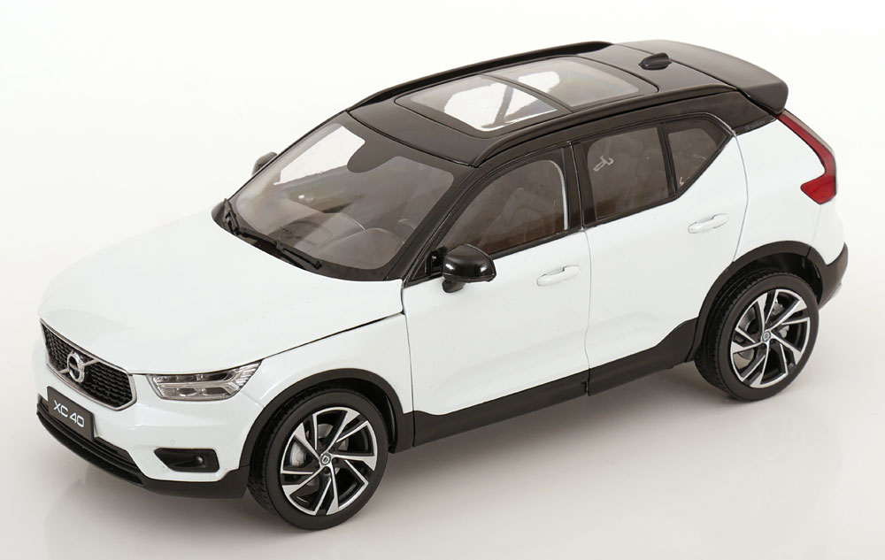 VOLVO XC40 2018 WHITE METALLIC