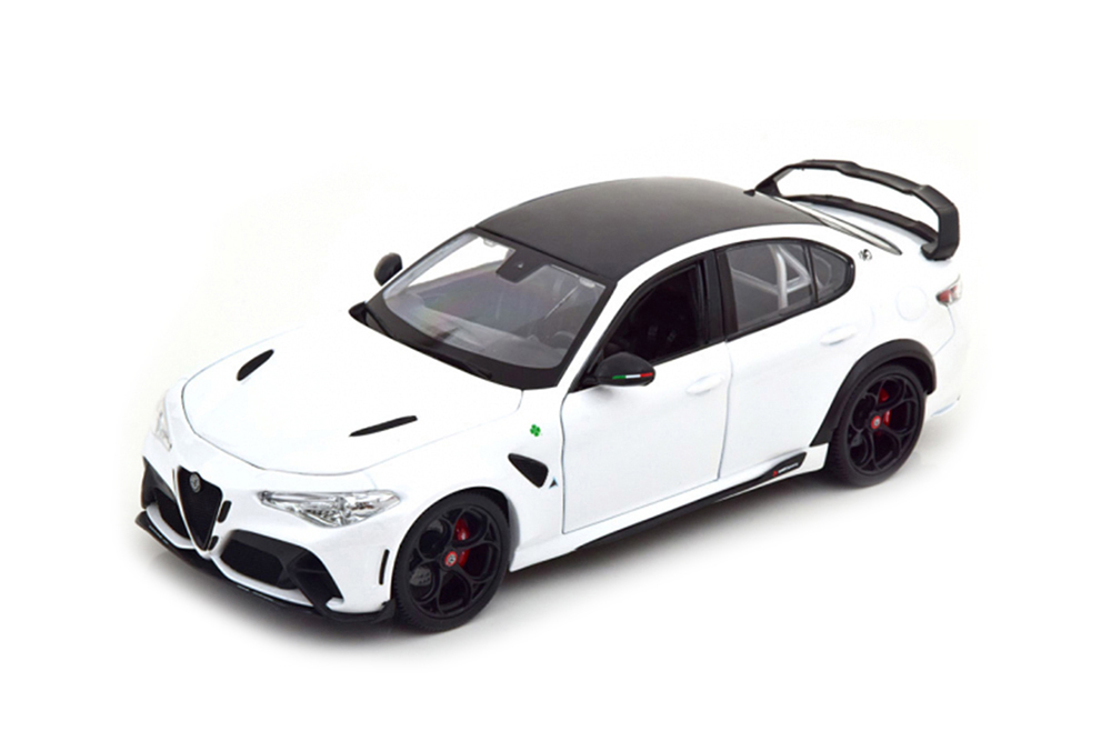 ALFA ROMEO GIULIA GTAM (2020), WHITE METALLIC