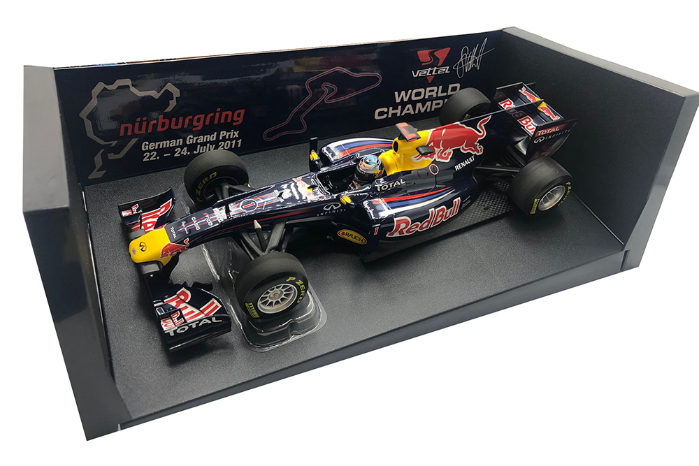 RED BULL 2011 SHOWCAR S.VETTEL WORLD CHAMPION #1 L.E 2011 / RED BULL 2011 SHOWCAR С.ФЕТТЕЛЬ ЧЕМПИОН МИРА #1 L.E 2011
