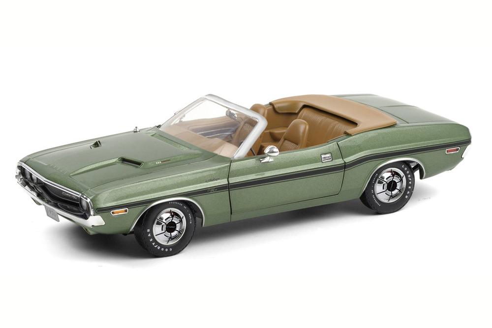 DODGE CHALLENGER R/T CONVERTIBLE 1970 GREEN METALLIC AND DELUXE WHEEL COVERS