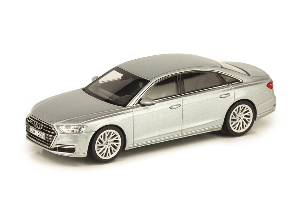 AUDI A8 L 2018 СЕРЕБРИСТЫЙ