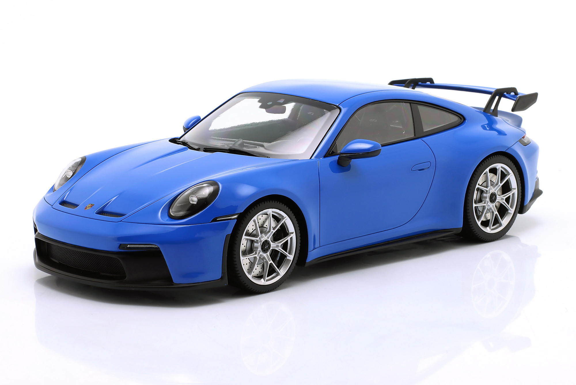 PORSCHE 911 (992) GT3 2021 SHARKBLUE / ПОРШЕ 911 992 ГТ3 АКУЛИЙ СИНИЙ АКУЛИЙ СИНИЙ СЕРЕБРИСТЫЙ ДИСКИ