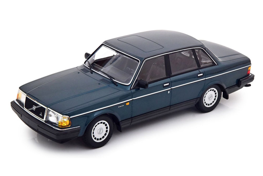 VOLVO 240 GL SALOON 1986, DARK GREEN METALLIC