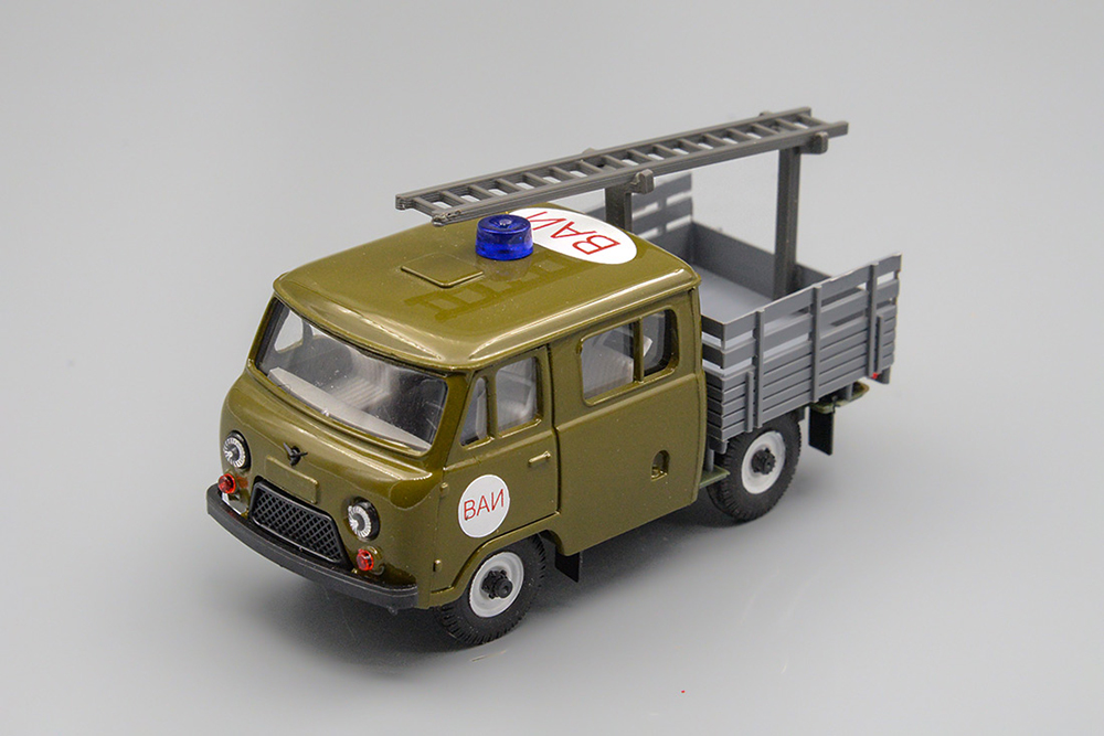 УАЗ-39094 ФЕРМЕР ВАИ С ЛЕСТНИЦЕЙ, ПЛАСТИК