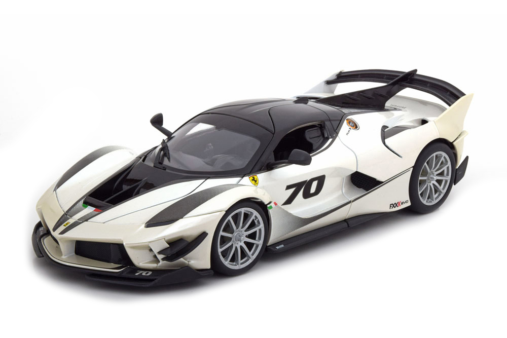 FERRARI FXX K EVO 2018 WHITE METALLIC/BLACK