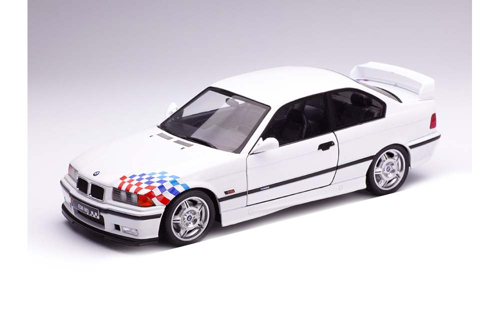 BMW M3 E36 LIGHTWEIGHT 1995 БЕЛЫЙ