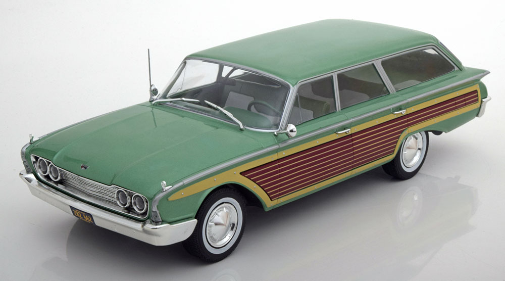 FORD COUNTRY SQUIRE WITH WOOD LOOK 1960 GREEN METALLIC