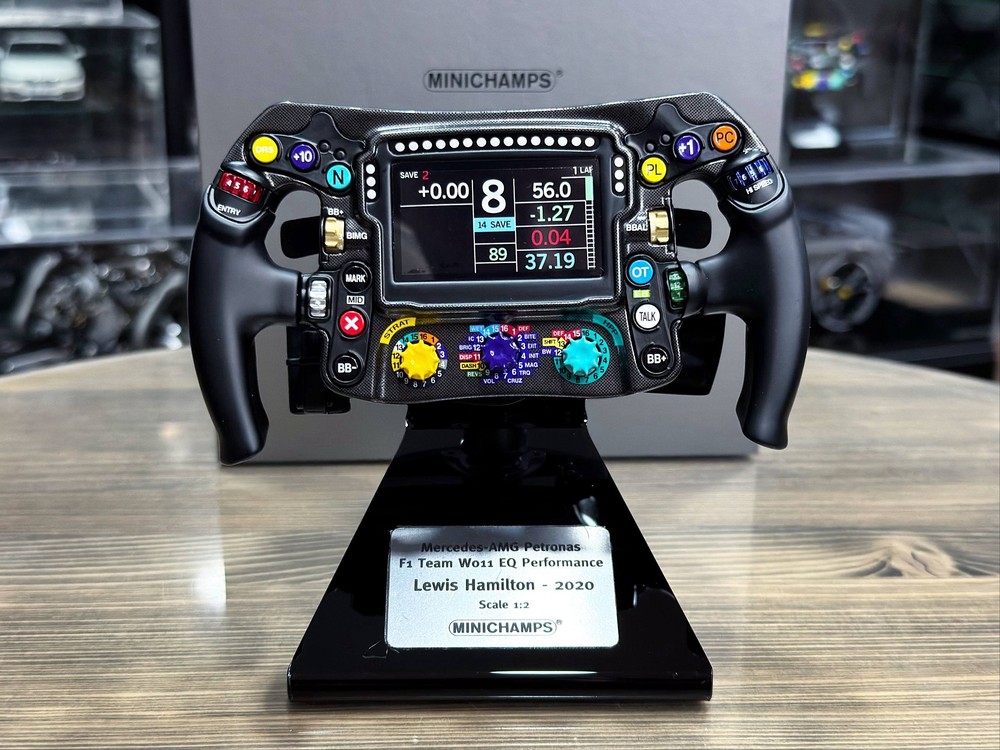 STEERING WHEEL MERCEDES AMG PETRONAS F1 TEAM W11 EQ PERFOMANCE LEWIS HAMILTON 2020 WORLD CHAMPION / РУЛЬ МЕРСЕДЕС-AMG PETRONAS ФОРМУЛА-1 КОМАНДА W11 EQ PERFORMANCE ЛЬЮИС ХЭМИЛТОН ЧЕМПИОН МИРА