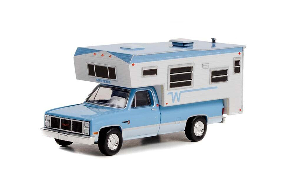 GMC SIERRA 2500 WINNEBAGO CAMPER 1985 LIGHT BLUE & FROST WHITE (ДЛИНА МОДЕЛИ 6-10 СМ)