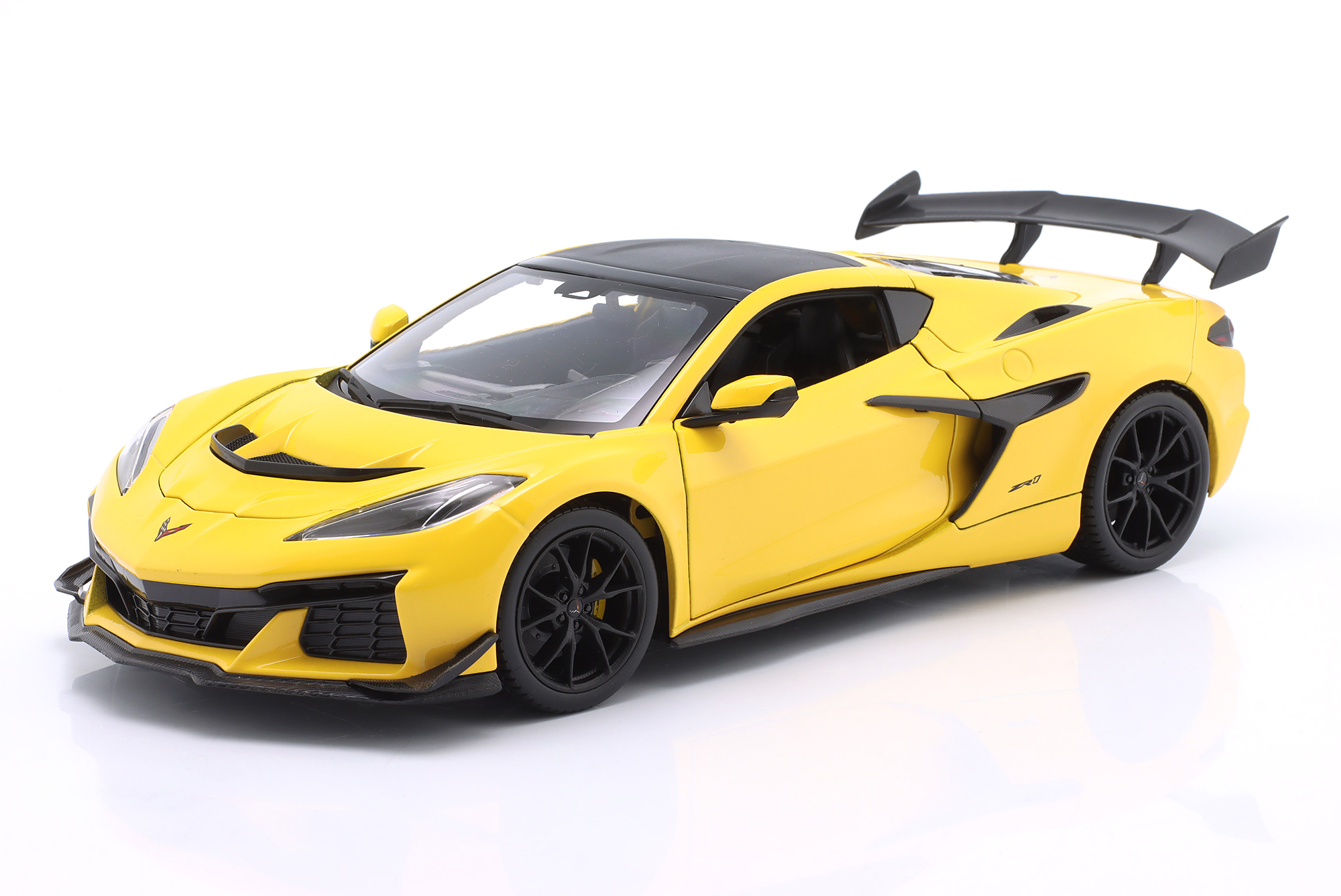 CORVETTE ZR1 (C8) COUPE 2026 YELLOW METALLIC / КОРВЕТ ZR1 (C8) КУПЕ 2026 ЖЕЛТЫЙ МЕТАЛЛИК
