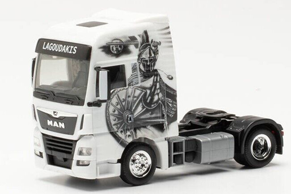 MAN TGX XXL СЕДЕЛЬНЫЙ ТЯГАЧ БЕЛЫЙ С ГРАФФИТИ (ДЛИНА МОДЕЛИ 3-5 СМ)