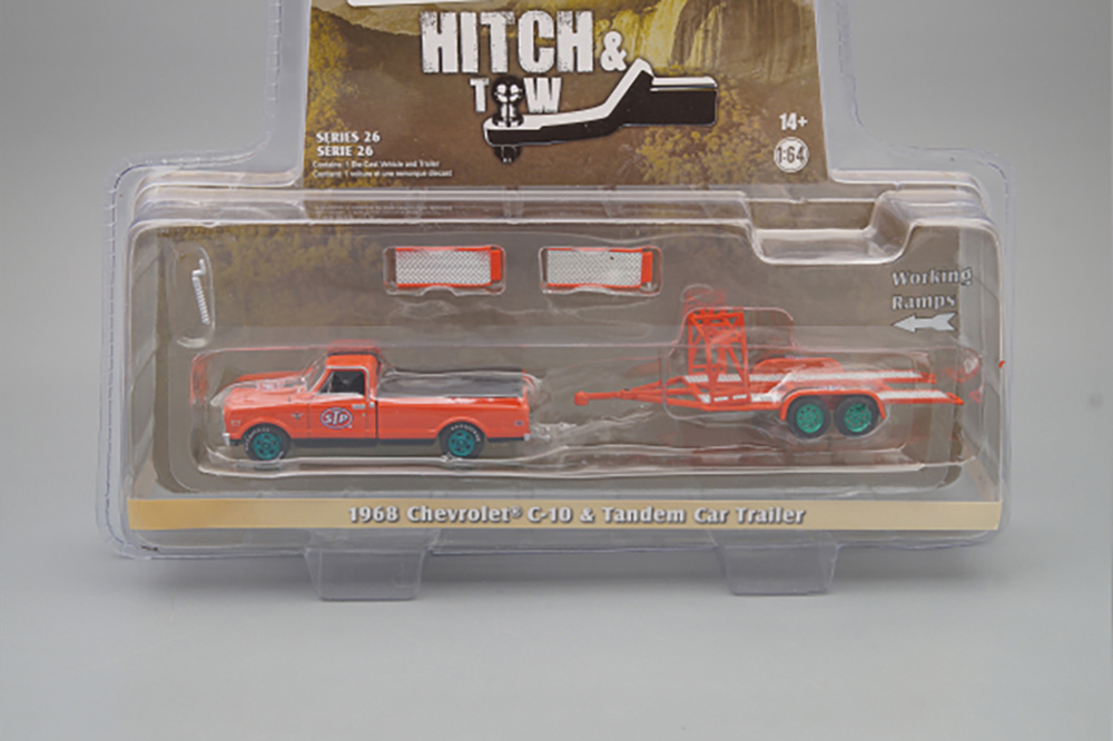 CHEVROLET C-10 ПИКАП "STP" С ПРИЦЕПОМ-АВТОВОЗОМ (1968) (GREENLIGHT!) (ДЛИНА ПРИМЕРНО 15 СМ)