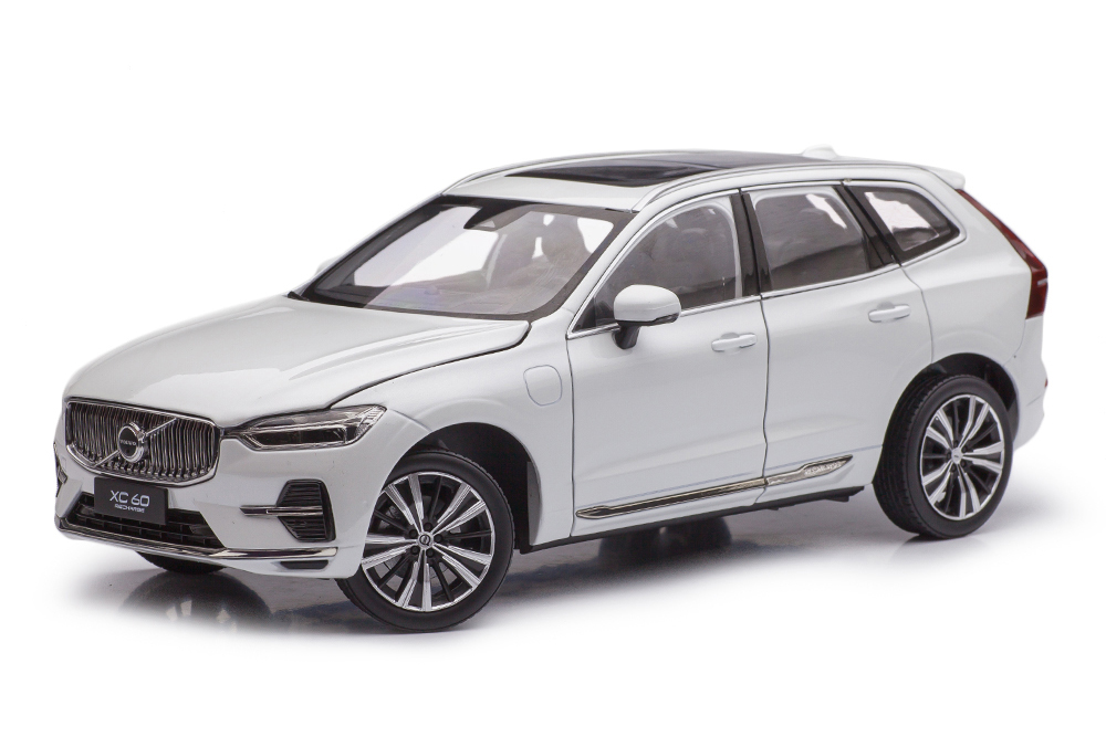 VOLVO XC60 RECHARGE 2017 БЕЛЫЙ