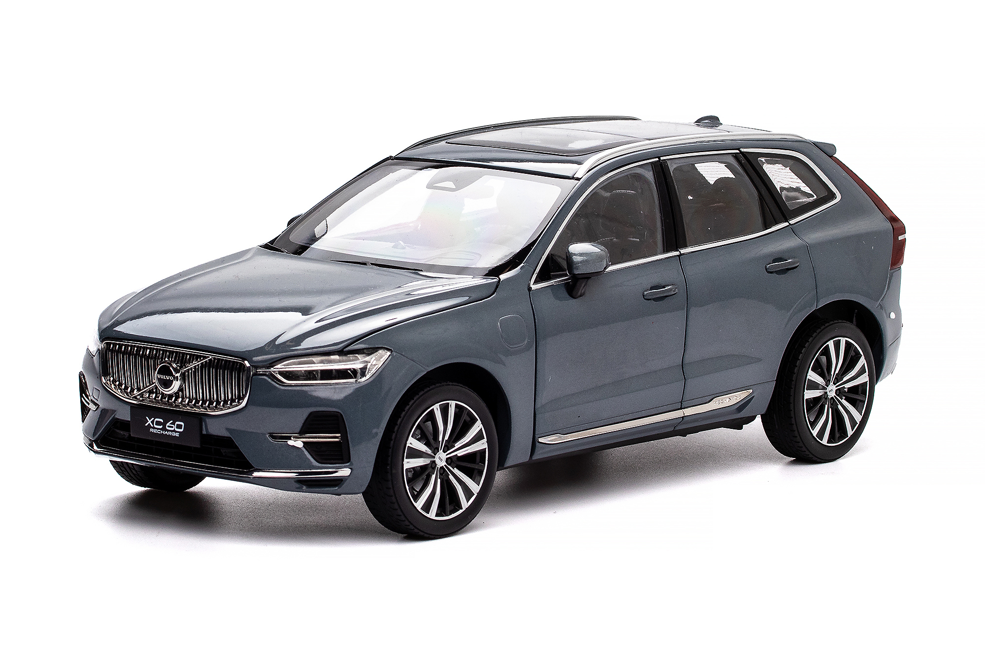 VOLVO XC60 2017 THUNDER GREY / ВОЛЬВО ХС60 СЕРЫЙ МЕТАЛЛИК