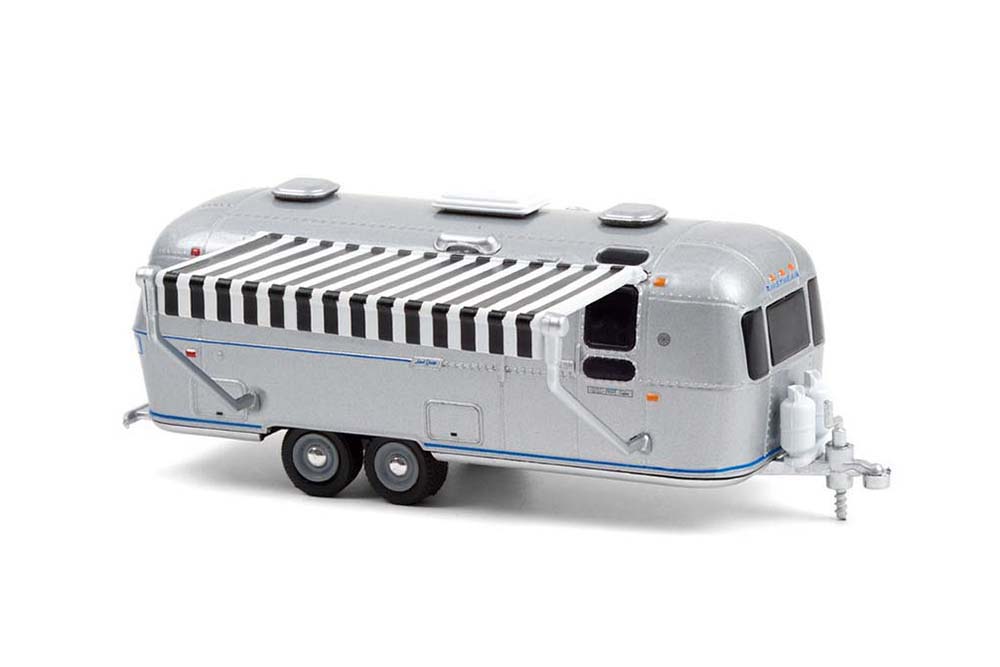 TRAILER КЕМПЕР-ТРЕЙЛЕР AIRSTREAM DOUBLE-AXLE LAND YACHT SAFARI 1972 (ДЛИНА МОДЕЛИ 6-10 СМ)
