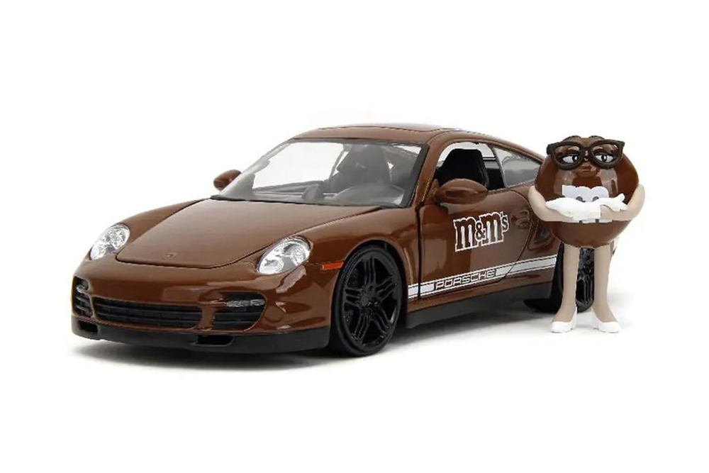 PORSCHE 911 TURBO WITH M&M'S BROWN FIGURE 2007