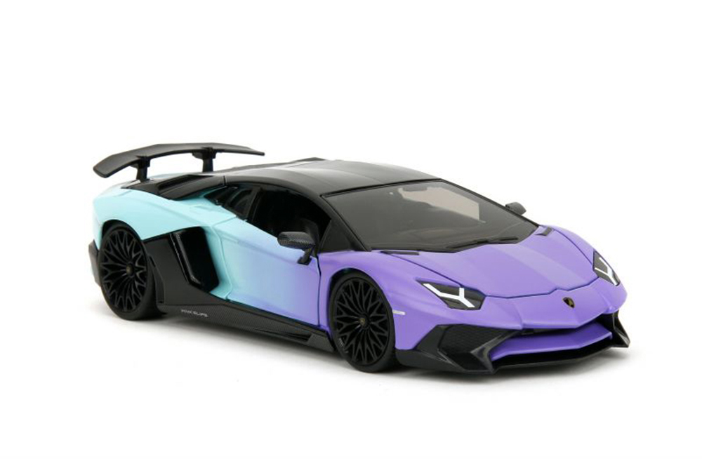 LAMBORGHINI AVENTADOR SV