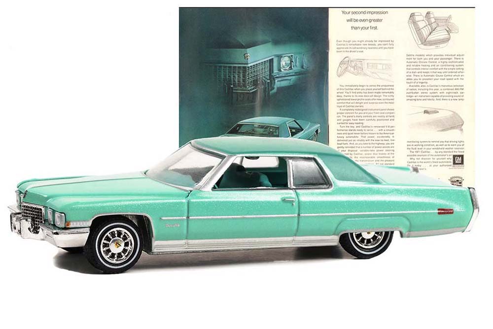 CADILLAC COUPE DEVILLE "YOUR SECOND IMPRESSION WILL BE EVEN GREATER THAN YOUR FIRST" 1971 GREEN METALLIC (ДЛИНА МОДЕЛИ 6-10 СМ)