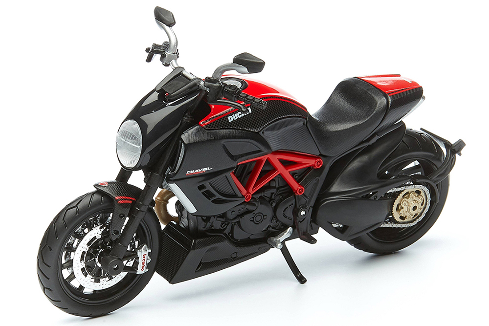 DUCATI DIAVEL CARBON KIT YEAR 2011 BLACK / ДУКАТИ ДИАВЕЛ КАРБОН КИТ