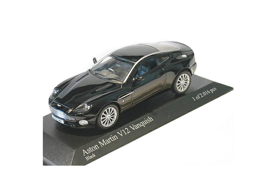 ASTON MARTIN V12 VANQUISH BLACK