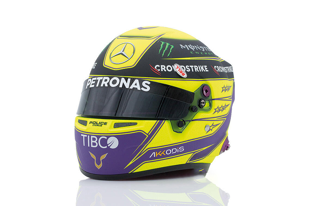 HELMET LEWIS HAMILTON #44 MERCEDES-AMG PETRONAS 2022 / ШЛЕМ ЛЬЮИСА ХЭМИЛЬТОНА 44 (ФОРМУЛА 1 2022 ГОД) РАЗМЕР 17 СМ