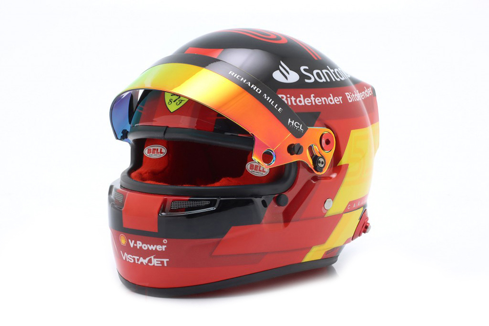 HELMET CARLOS SAINZ JR. #55 SCUDERIA FERRARI FORMULA 1 2023 / ШЛЕМ  КАРЛОСА САЙНЦА ФЕРРАРИ (РАЗМЕРЫ 15 х 11 х 10 см)