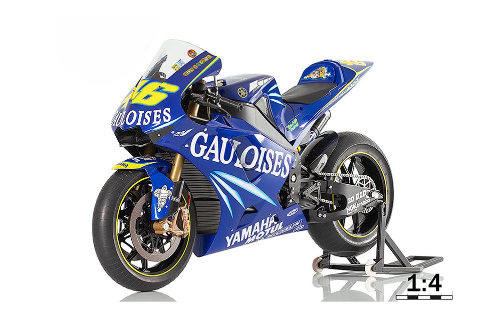 YAMAHA YZR-M1 VALENTINO ROSSI WORLD CHAMPION MOTOGP PHILIP ISLAND 2004