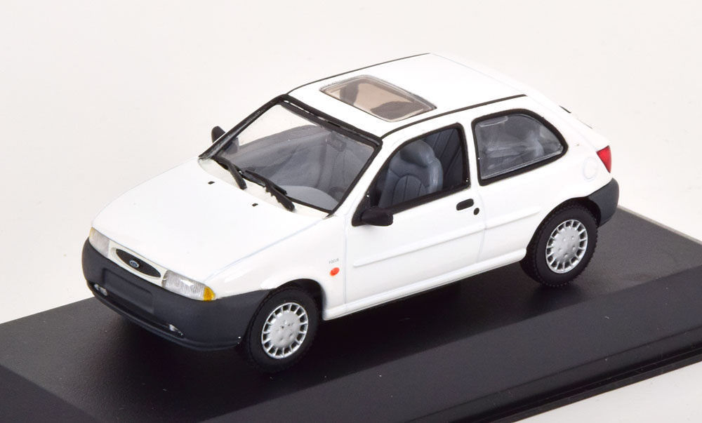 FORD FIESTA 1995 WHITE