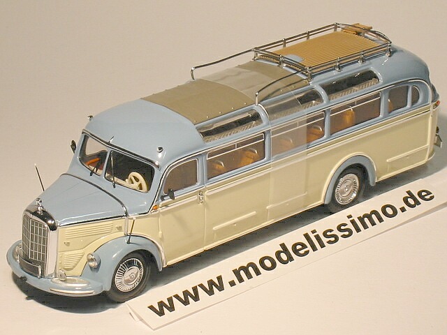 MERCEDES O 3500 BUS LIGHTBLUE CREME