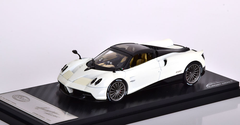 PAGANI HUAYRA ROADSTER 2017 WHITE BLACK