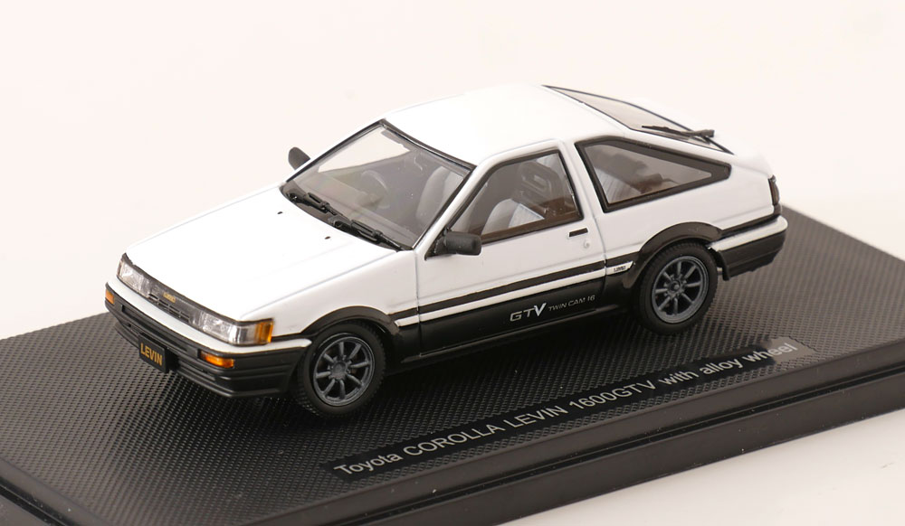 TOYOTA COROLLA LEVIN 1600GTV WHITE BLACK