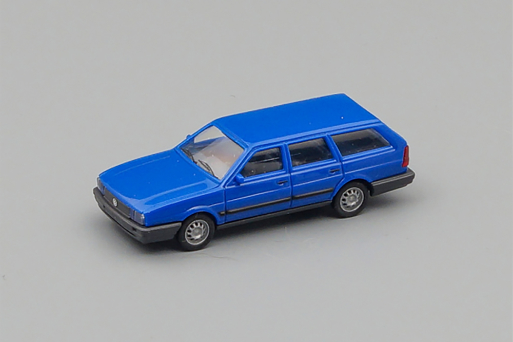 VW VOLKSWAGEN PASSAT B2 VARIANT (1985), BLUE (ДЛИНА МОДЕЛИ 3-5 СМ)