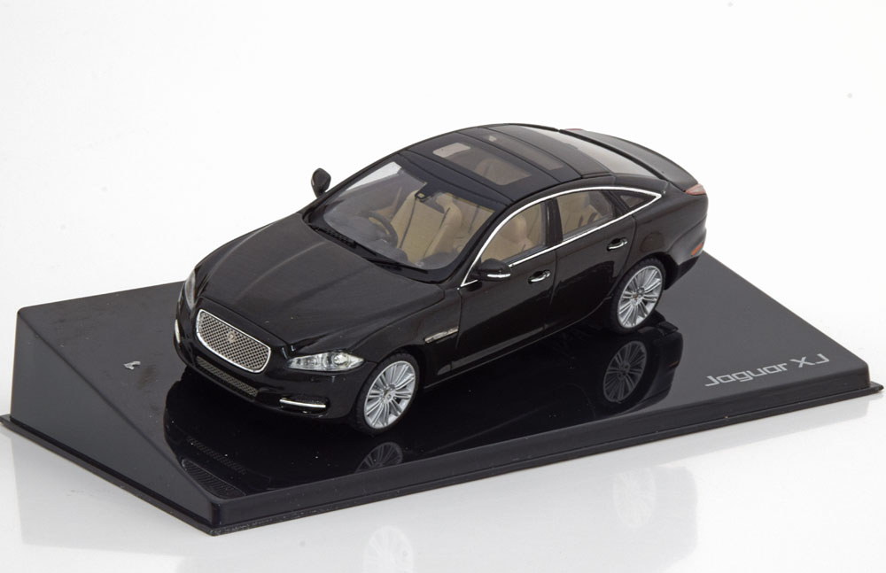 JAGUAR XJ SALOON BLACK
