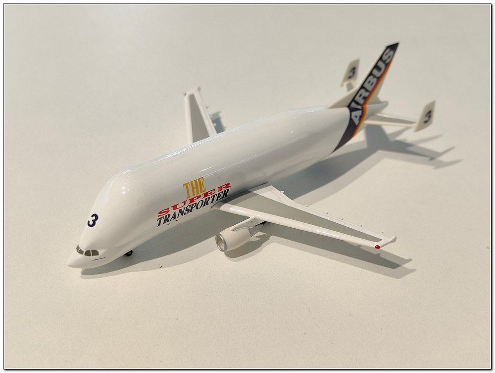 AIRBUS INDUSTRIES A300B4-608ST BELUGA THE SUPER TRANSPORTER (ДЛИНА 11,23 СМ)