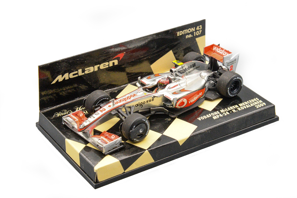 VODAFONE MCLAREN MERCEDES MP4/24 HEIKKI KOVALAINEN 2009, СЕРЕБРИСТЫЙ С КРАСНЫМ