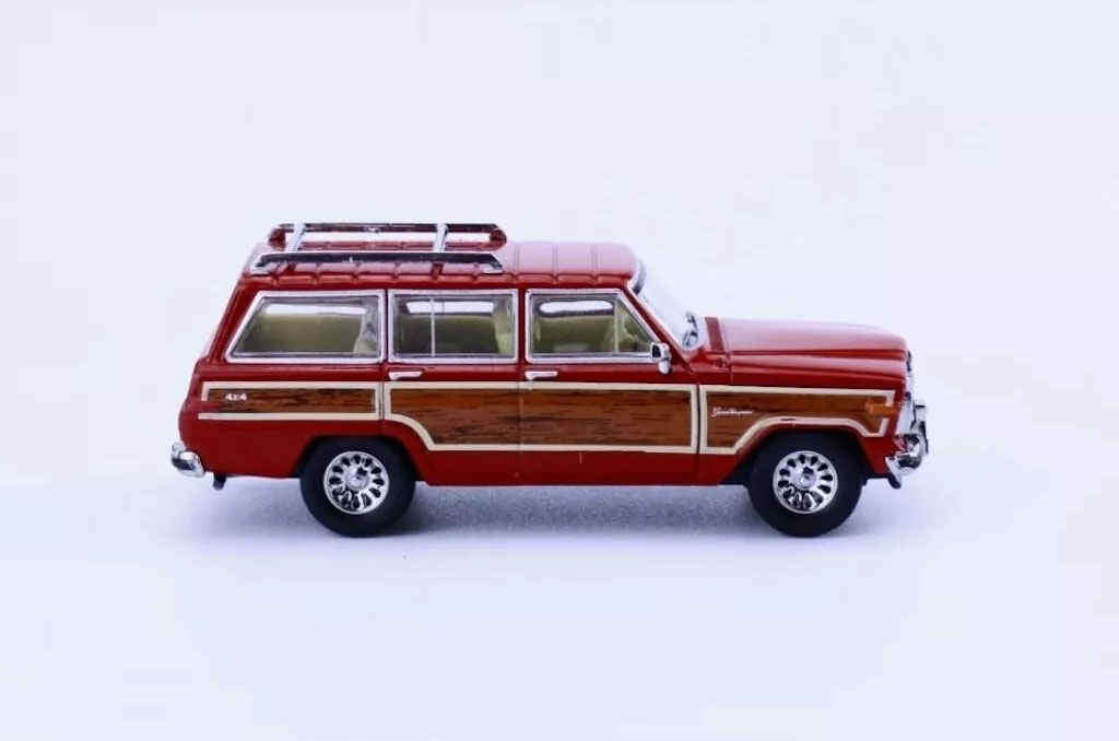 JEEP GRAND WAGONEER SUV, SKYLER WHITE RED (ДЛИНА МОДЕЛИ 6-10 СМ)