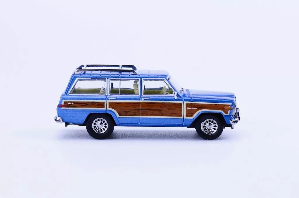 JEEP GRAND WAGONEER SUV, METALLIC BLUE (ДЛИНА МОДЕЛИ 6-10 СМ)
