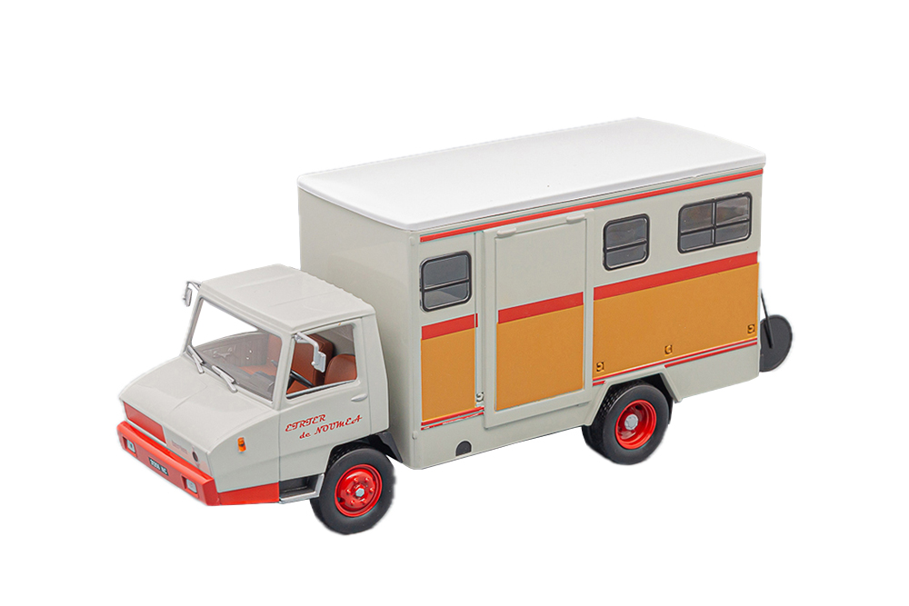 BERLIET STRADAIR 50 HORSE TRANSPORTER, LIGHTGREY RED