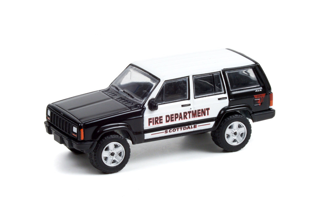 JEEP CHEROKEE 4Х4 SCOTTDALE PENNSYLVANIA FIRE DEPARTMENT 2000  / JEEP CHEROKEE 4Х4 СКОТТДЕЙЛ ПЕНСИЛЬВАНИЯ ПОЖАРНАЯ СЛУЖБА 2000 (ДЛИНА МОДЕЛИ 6-10 СМ)